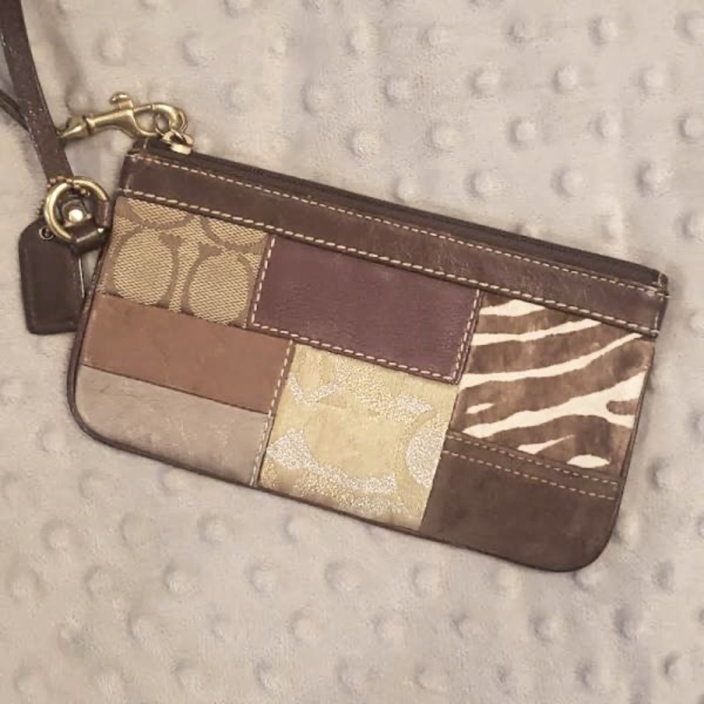 COACH LEGACY VINTAGE HOLIDAY PATCHWORK WRISTLET COIN PURSE MULTI COLOR